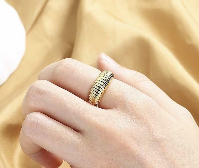 Snail Layer Ring Adjustable