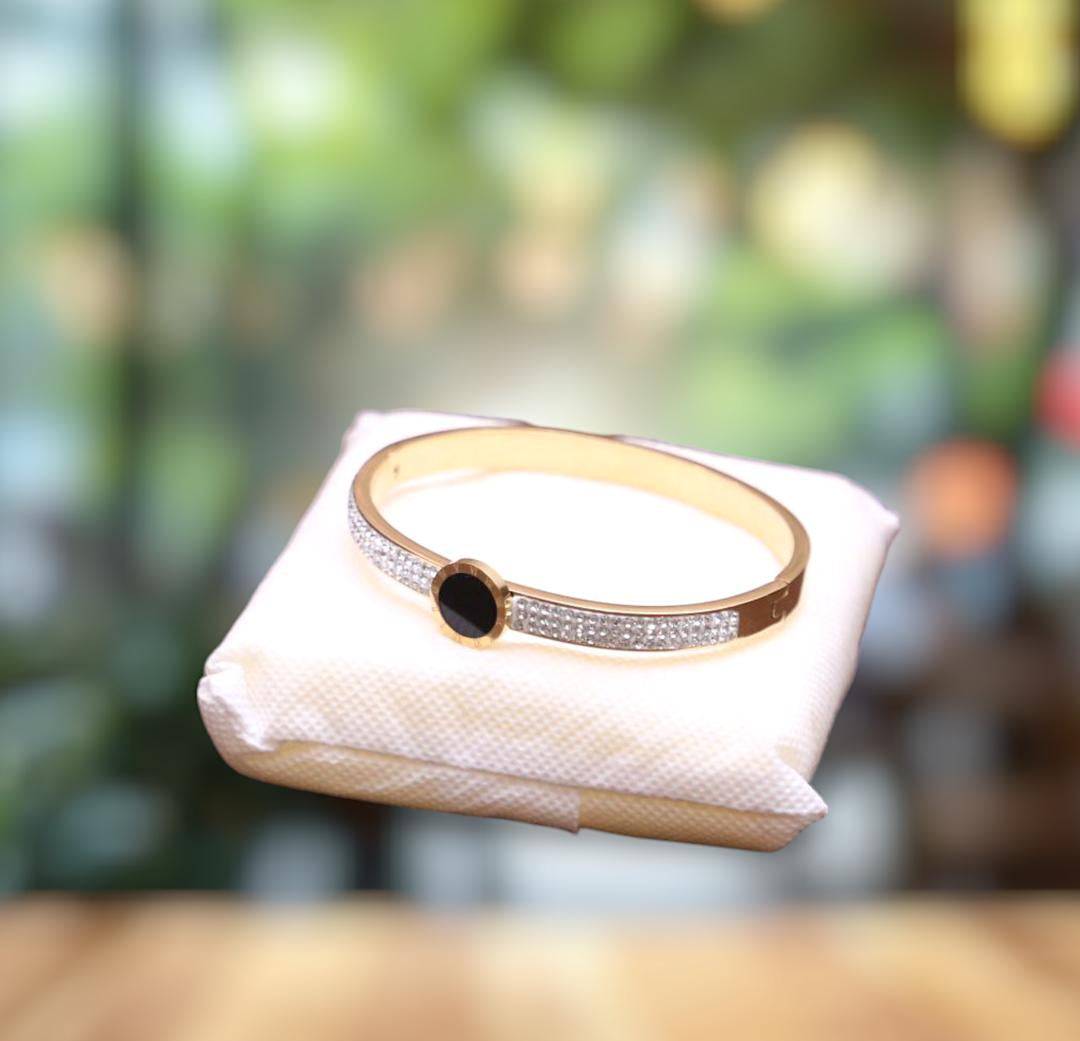 “Fleur Noir” Enamel & Crystal Bangle – Black & Gold