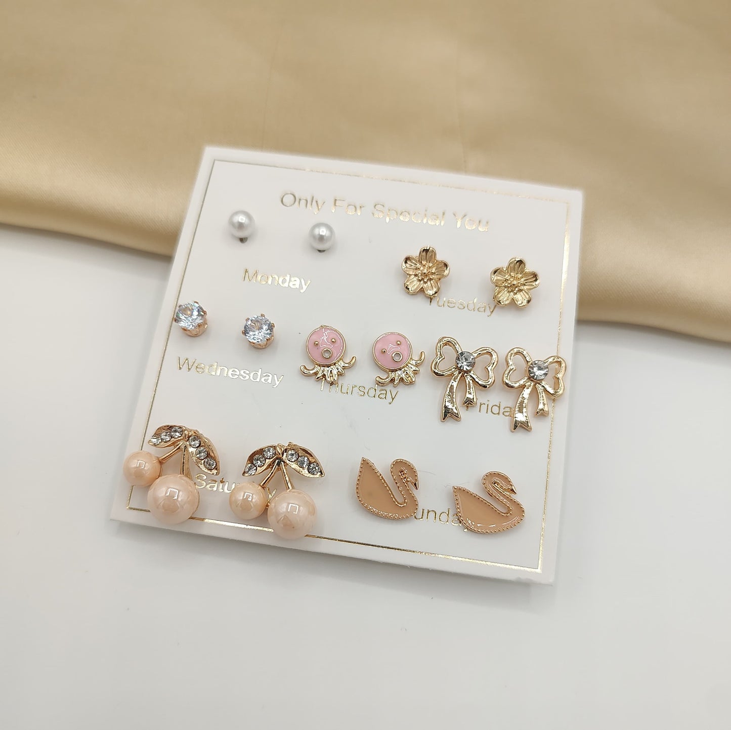 7-Day Chic Stud Earring Set