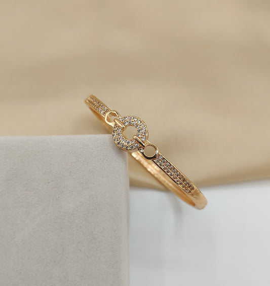 Fancy Hancuff