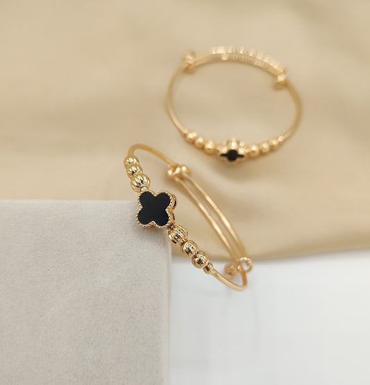Clover Handcuff