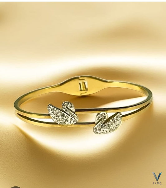 Swan Design Gold-Plated Bangle Bracelet