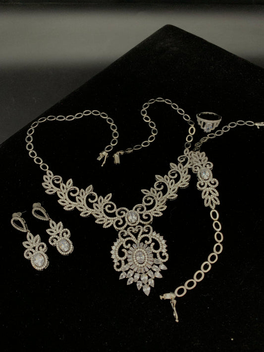 Elegant Women's Crystal Stone Jewelry Set