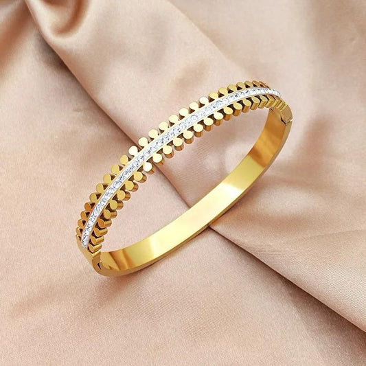 Elegant Designer Bangle with Textured Detailing