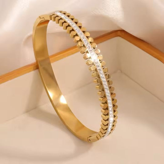 Elegant Designer Bangle with Textured Detailing