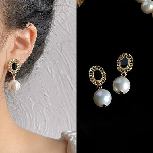 "Vintage Elegance Pearl Drop Earrings"