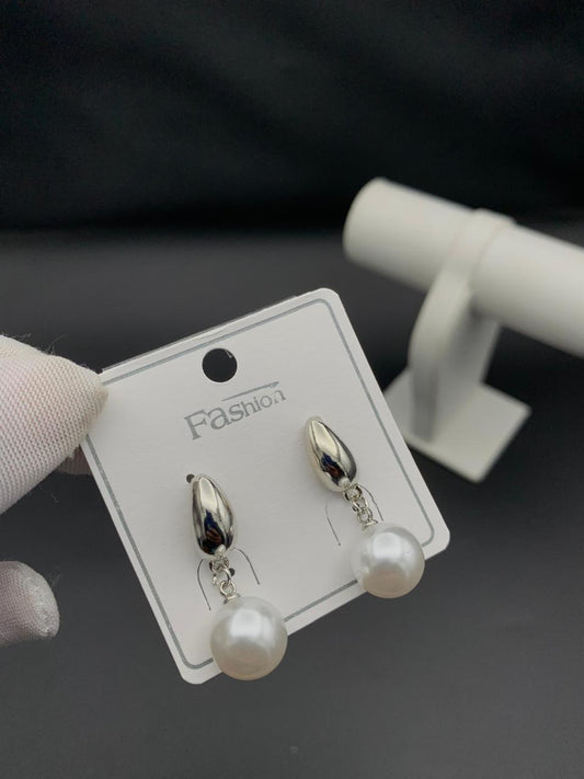 Elegant Gold & Silver Teardrop Faux Pearl Earrings – Timeless Danglers for Every Occasion